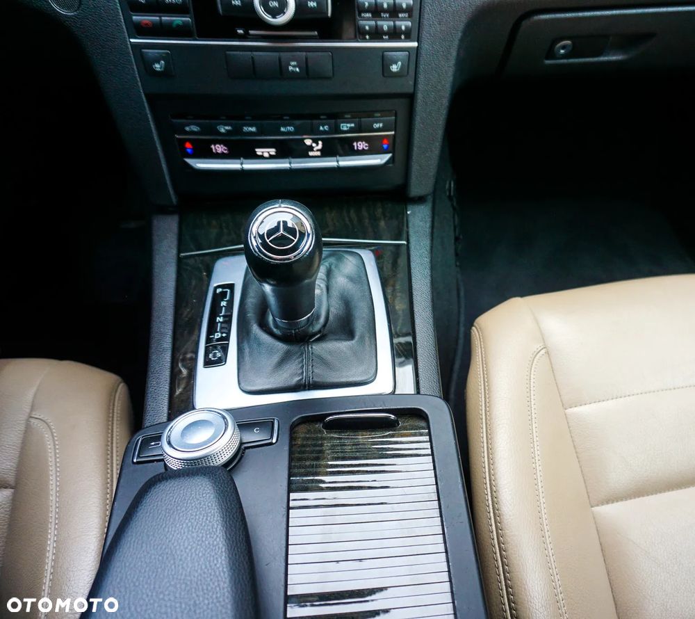Mercedes-Benz Klasa E 250 BlueEFFICIENCY 7G-TRONIC Avantgarde - 31