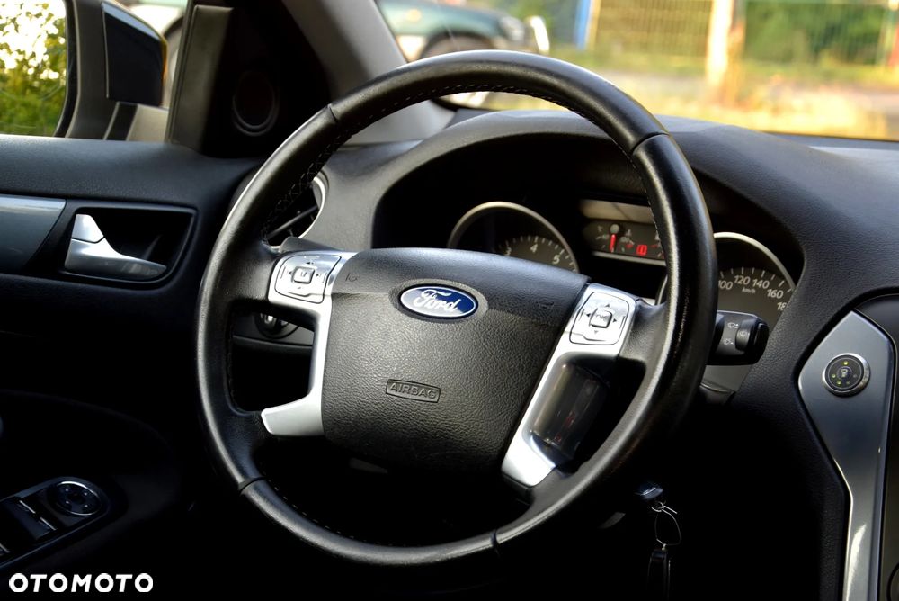 Ford Mondeo 2.0 FF Titanium - 21