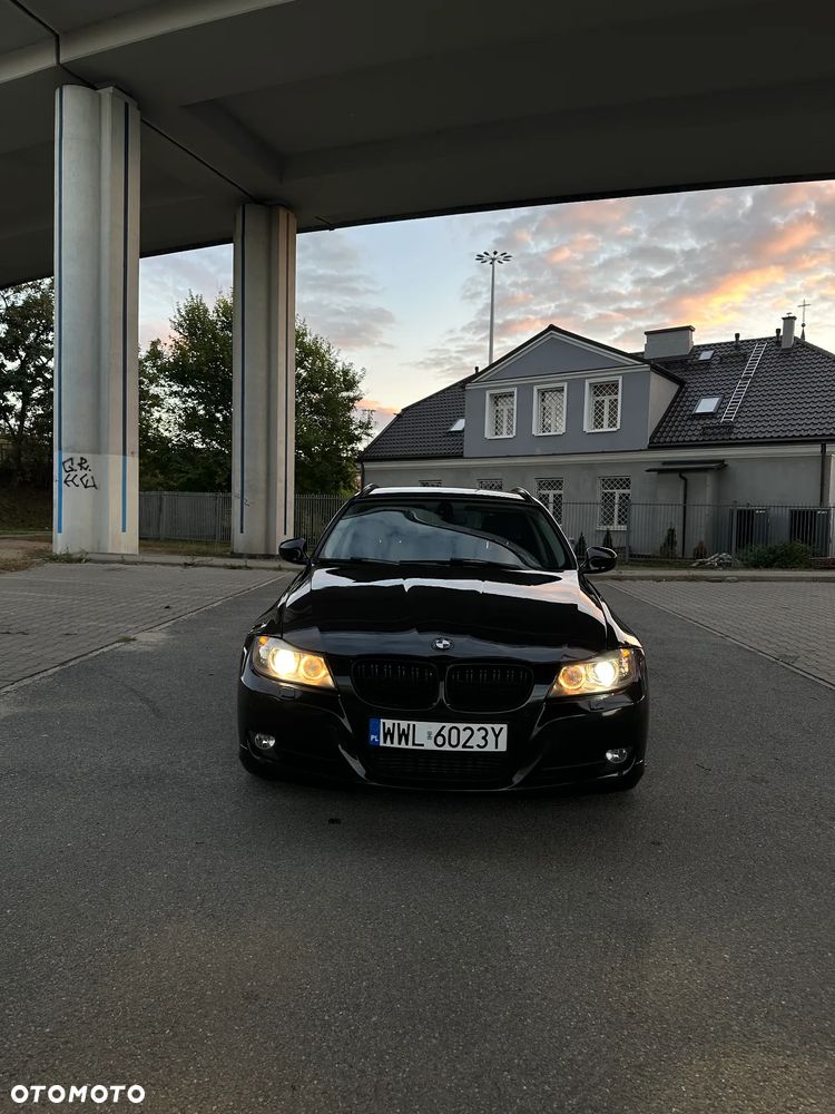 BMW Seria 3 2011 photo 2