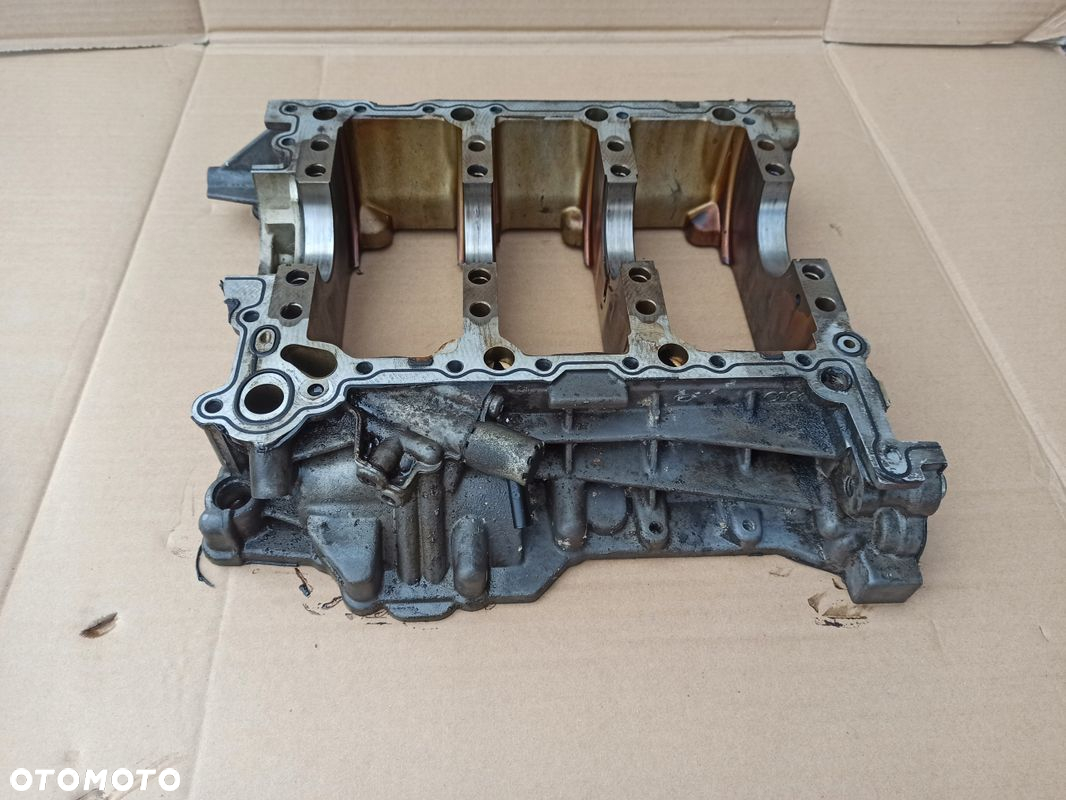 Półblok podpora podstawa wału AUDI A4 B8 A5 3.2FSI CAL 06E103032 - 3