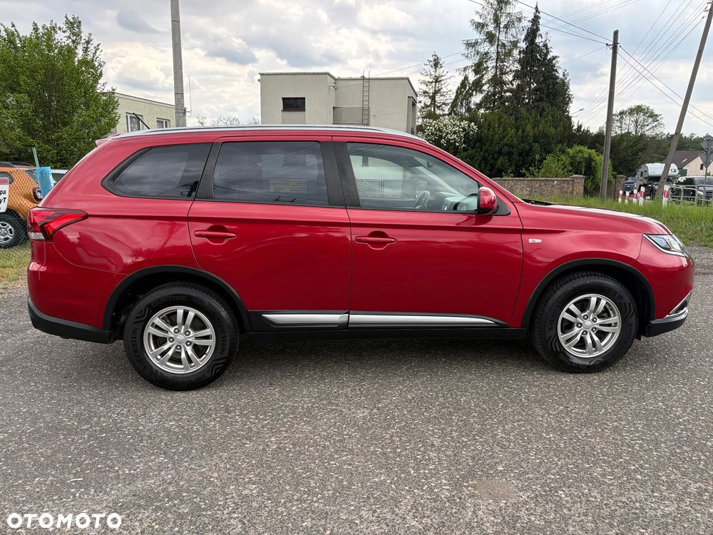 Mitsubishi Outlander 2.0 Invite + 2WD - 5