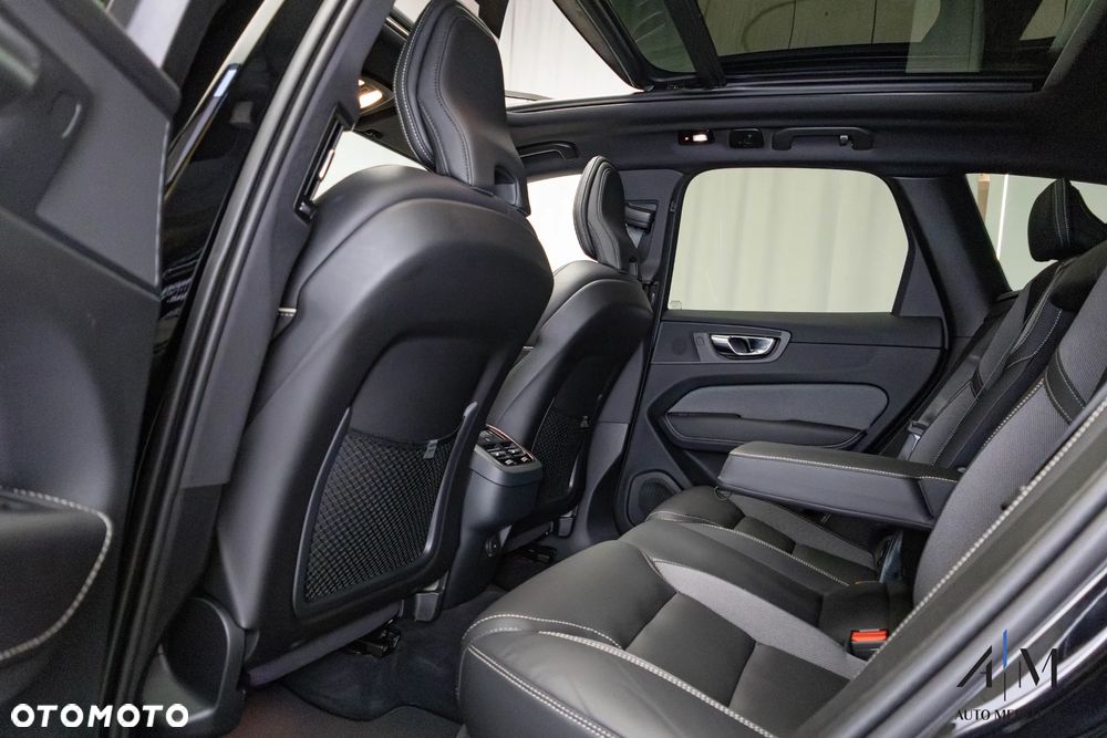 Volvo XC 60 B4 D AWD Ultimate Dark - 33