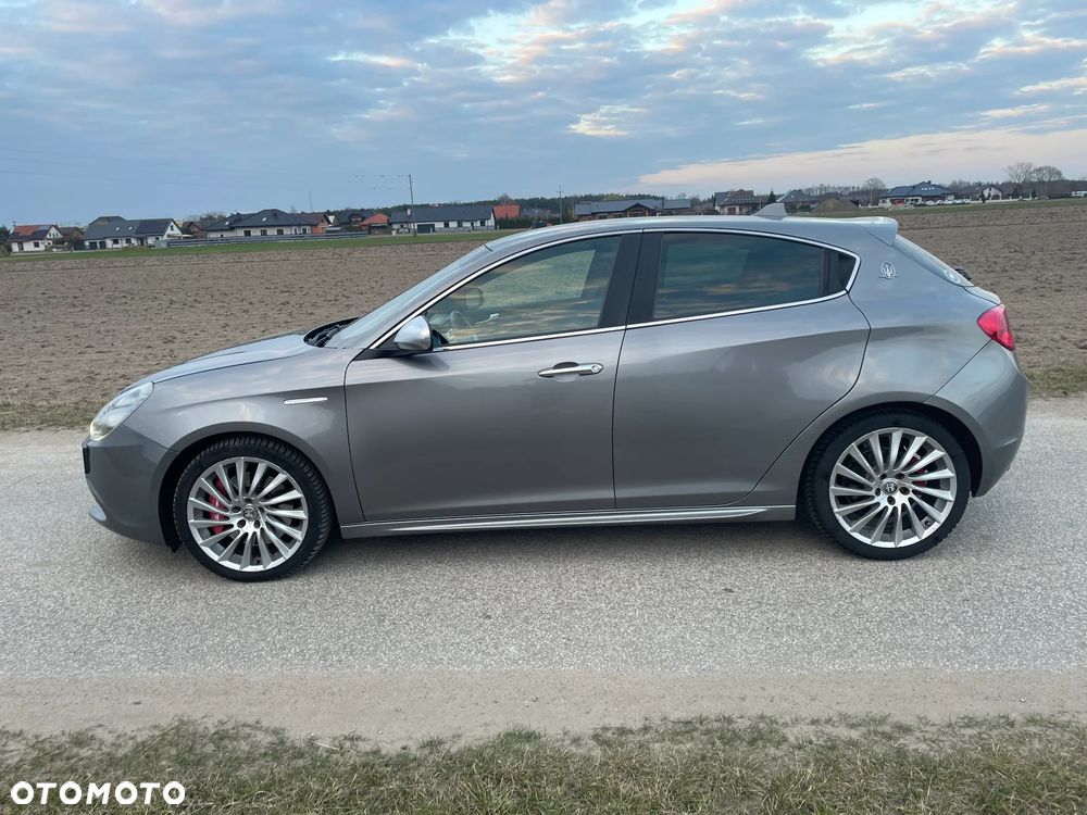 Alfa Romeo Giulietta 1750 TBi Quadrifoglio Verde - 2