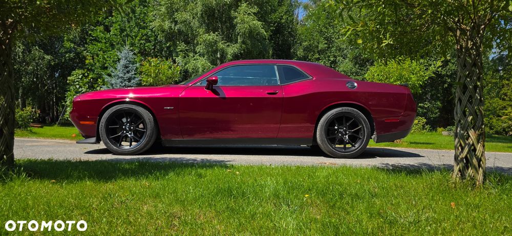 Dodge Challenger - 2