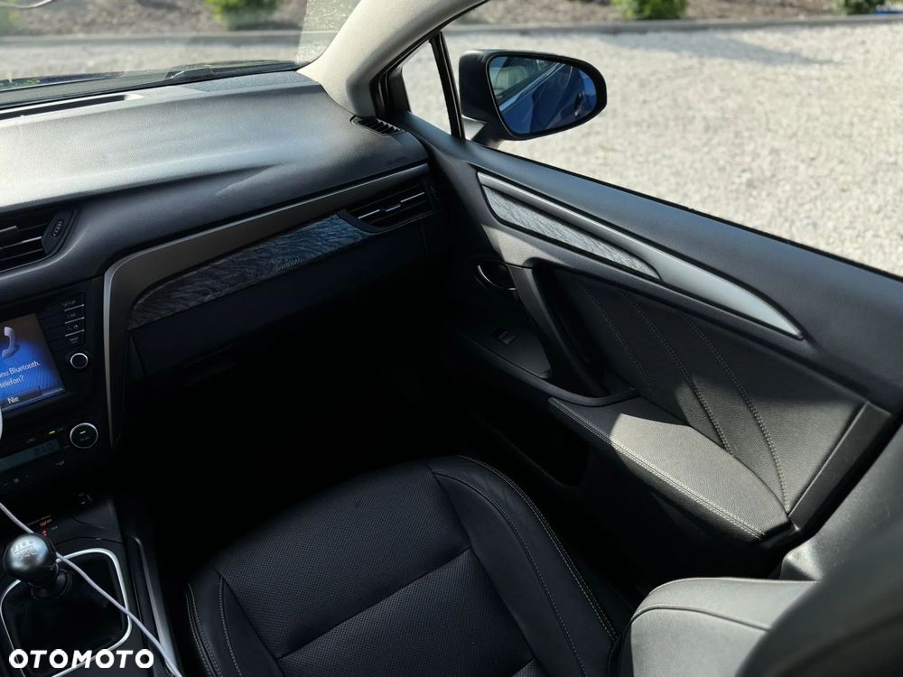 Toyota Avensis 2.0 D-4D Prestige - 17
