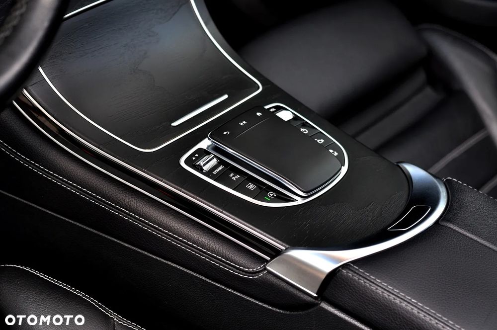 Mercedes-Benz GLC 200 d 4Matic 9G-TRONIC AMG Line - 34