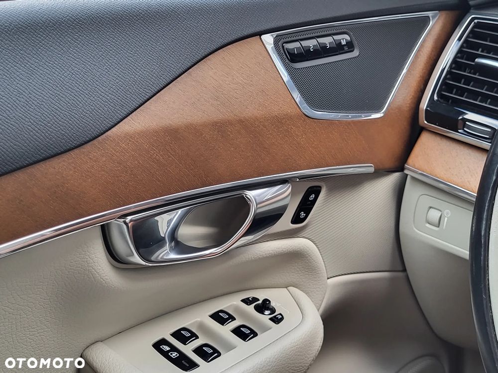 Volvo XC 90 D5 SCR AWD Inscription 7os - 8