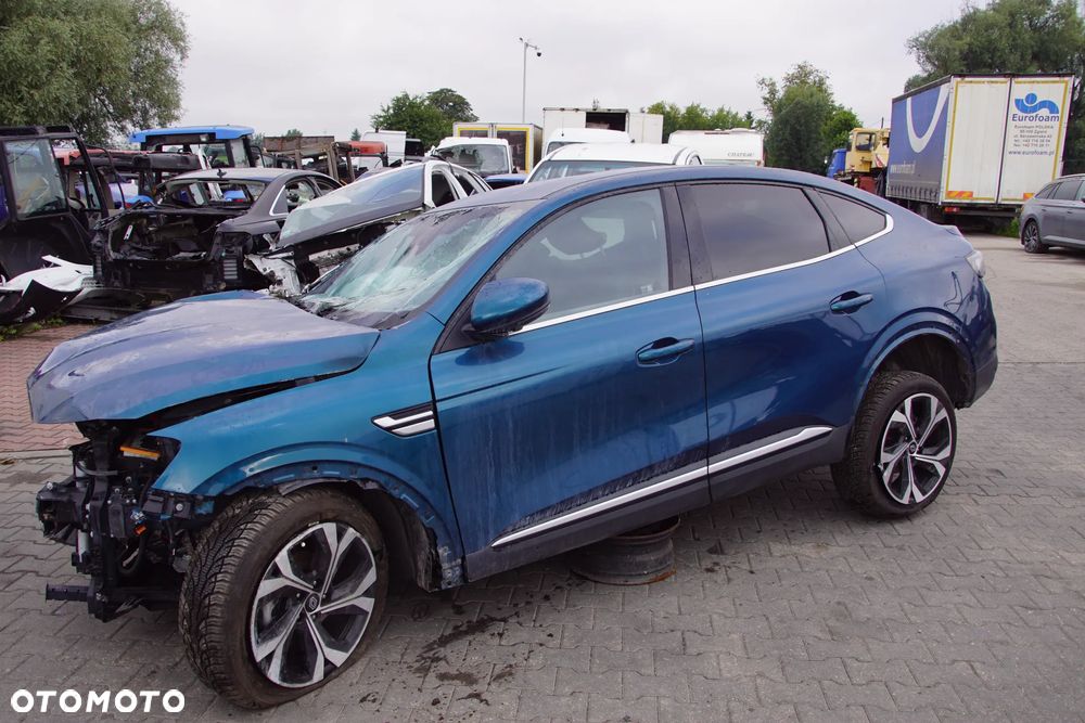 Auto na części - Renault Arkana Lift 1.3 TCE 140 KM H5H490 DW5007 TERRF 2024R Silnik Skrzynia Drzwi Błotnik Zderzak Klapa Lampa Lusterko Klamka Szyba Deska Kokpit Sterownik Moduł Czujnik Licznik Wyświetlacz Panel Kierownica - 2