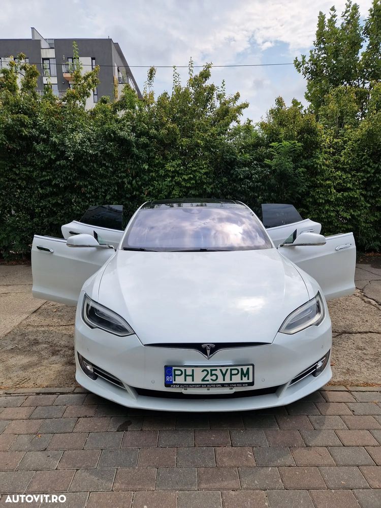 Tesla Model S - 1