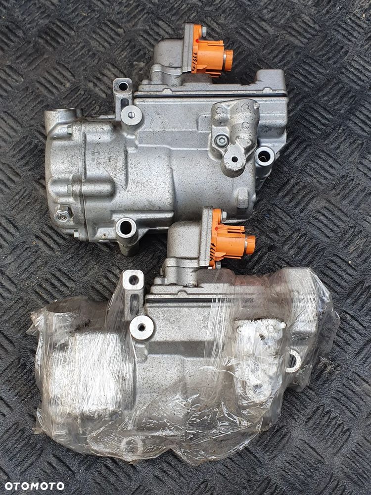 SPRĘŻARKA KLIMATYZACJI RENAULT FLUENCE ZE 926004760R POSIADAM 2 SZT - 1