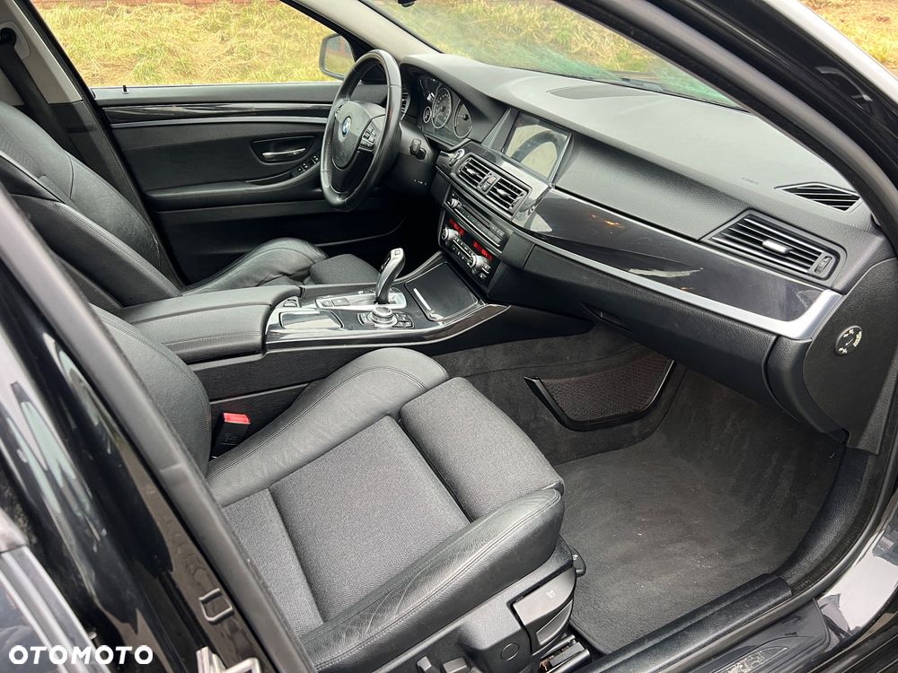 BMW Seria 5 520d - 30