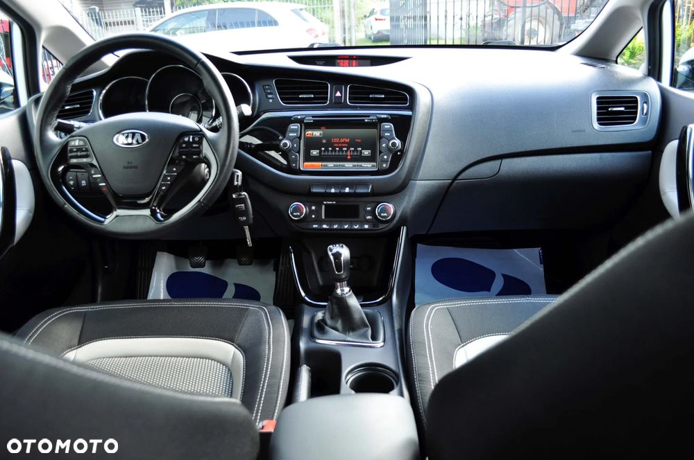 Kia Ceed 1.4 CVVT Dream Team Edition - 13
