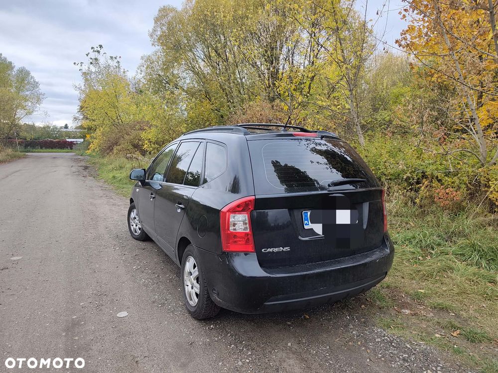Kia Carens 2007 photo 3