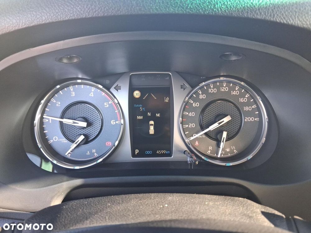 Toyota Hilux 2.8 D-4D mHEV Double Cab Executive 4x4 - 22