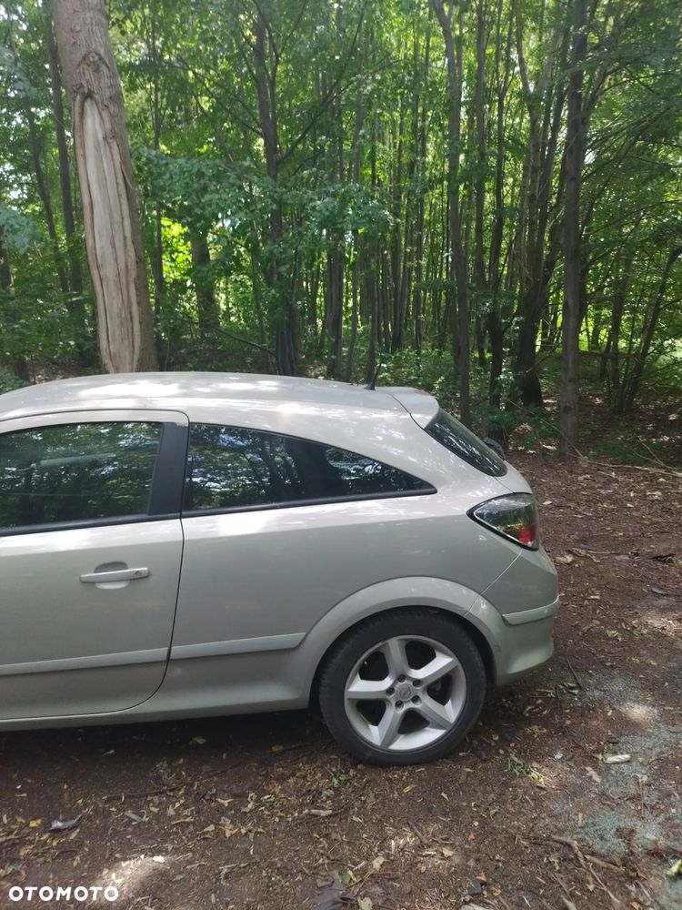 Opel Astra H GTC na części - 4