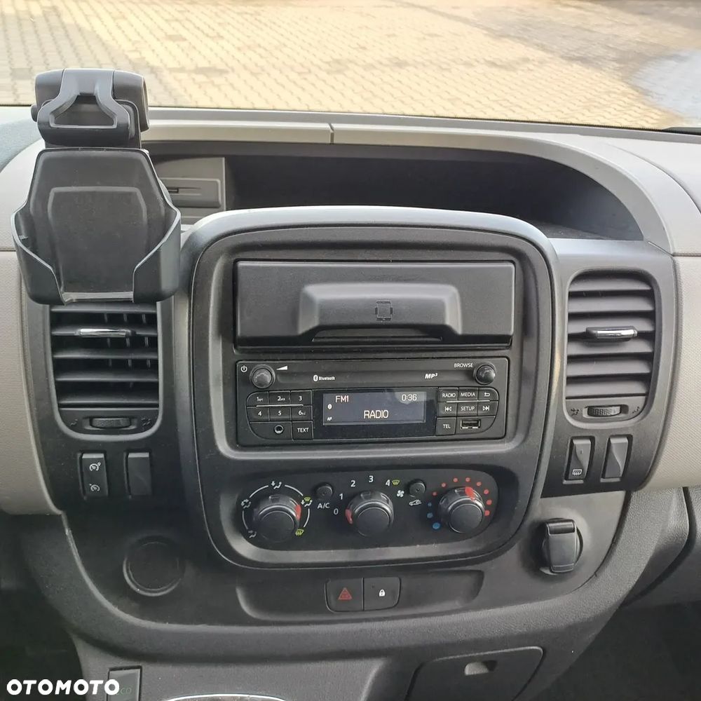 Renault Trafic - 16