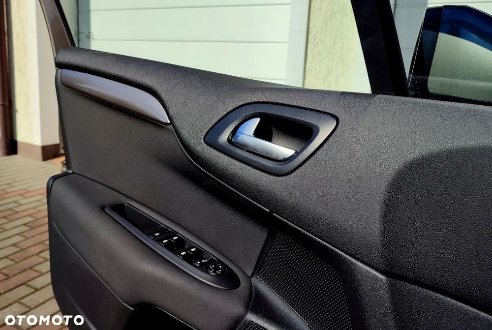 Citroën C4 PureTech 130 Stop & Start EAT6 Shine - 17