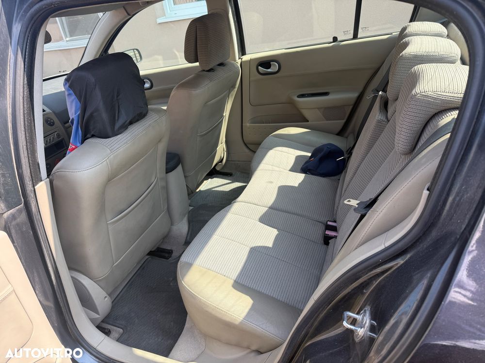 Renault Megane II Sedan 1.5 dCi Privilege - 2