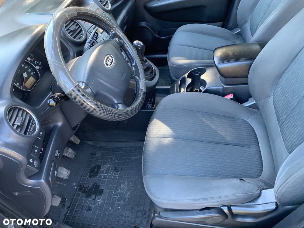 Kia Carens 2.0 CVVT LX - 16