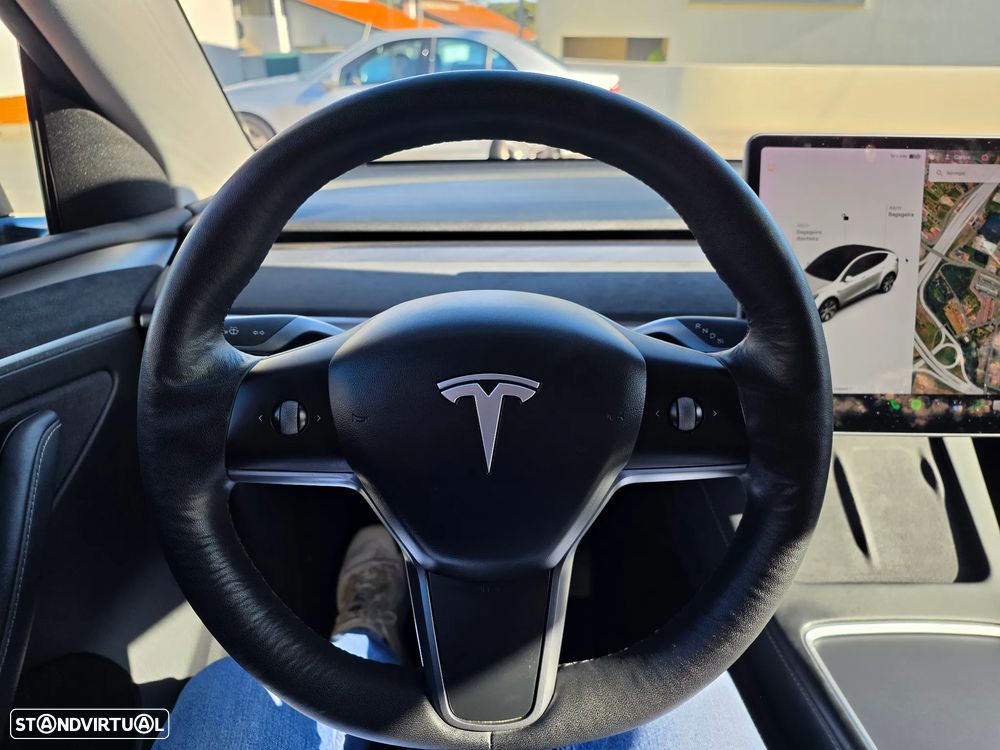 Tesla Model Y Long Range Dual Motor AWD - 16