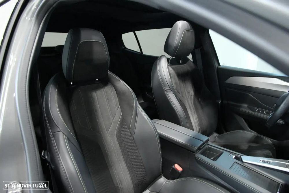 Peugeot 408 1.2 PureTech GT EAT8 - 31