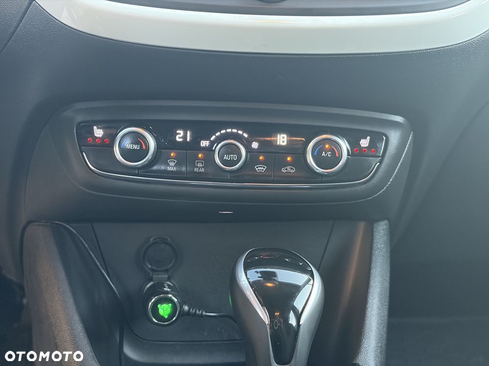 Opel Crossland X - 16