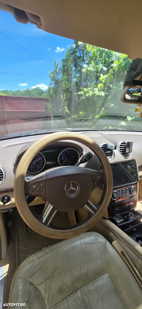 Mercedes-Benz GL - 11