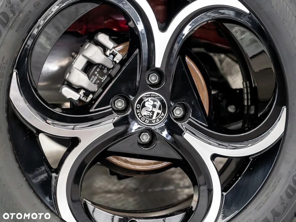 Alfa Romeo Junior 1.2 mHEV Ti eDCT - 14