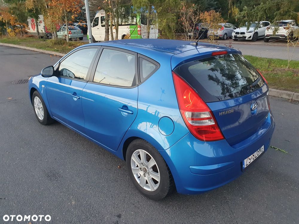 Hyundai i30 2.0 Premium - 2