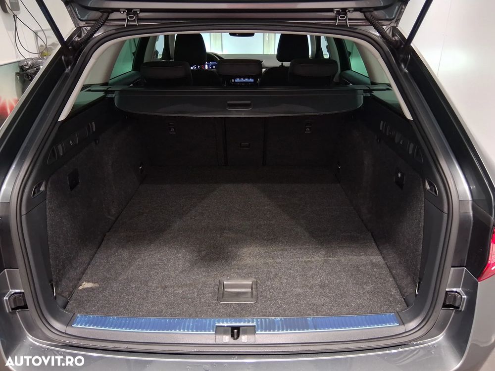 Skoda Superb 2.0 TDI DSG Ambition - 38