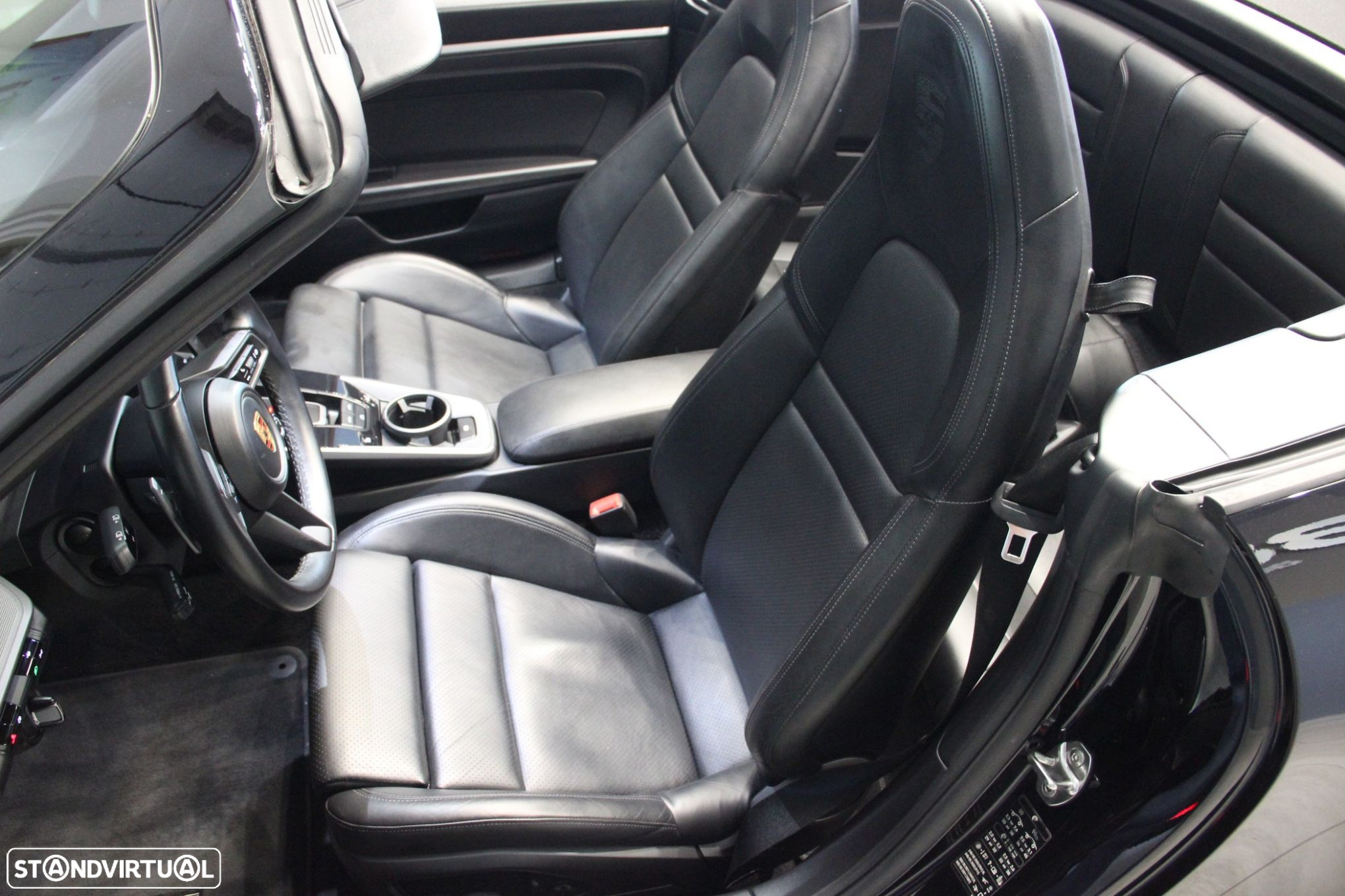 Porsche 911 (992) Carrera 4S PDK - 13