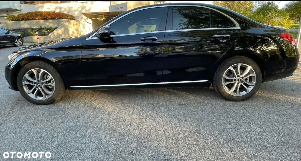Mercedes-Benz Klasa C 300 T 9G-TRONIC Avantgarde - 2
