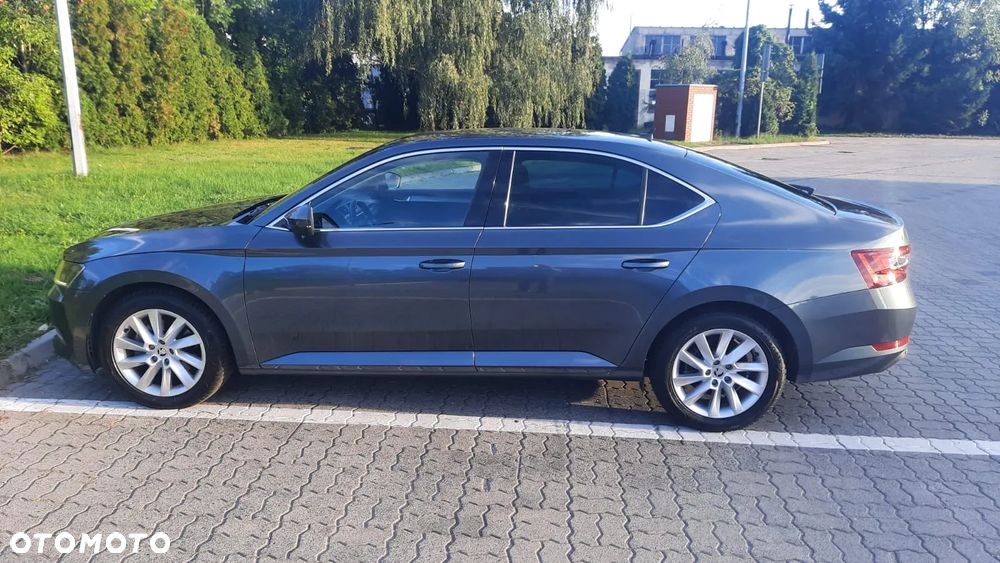Skoda Superb 2.0 TDI Style - 2