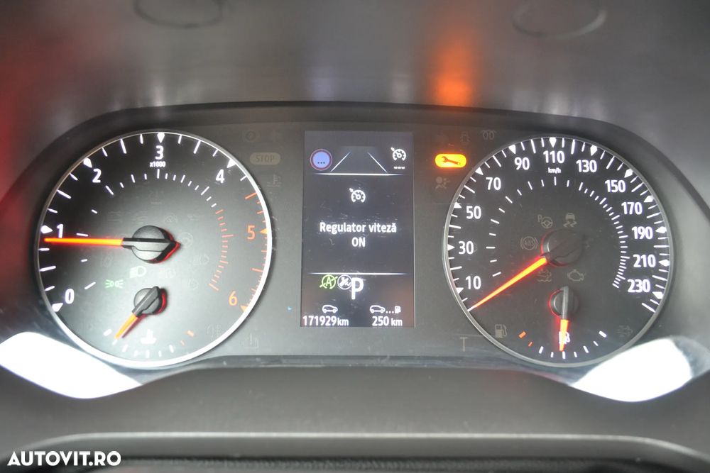 Renault Captur BLUE dCi 115 EDC BUSINESS EDITION - 20