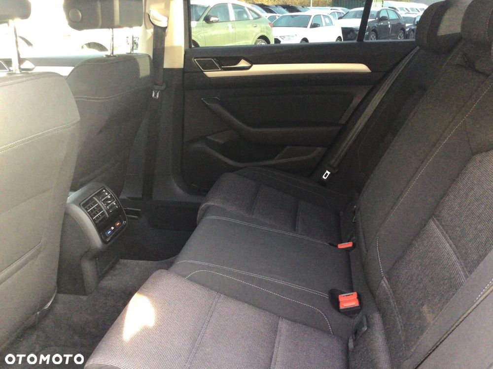 Volkswagen Passat 1.8 TSI BMT Comfortline DSG - 24