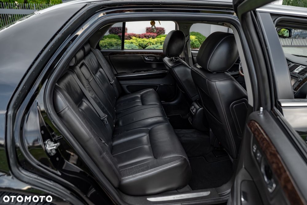 Cadillac DTS - 23