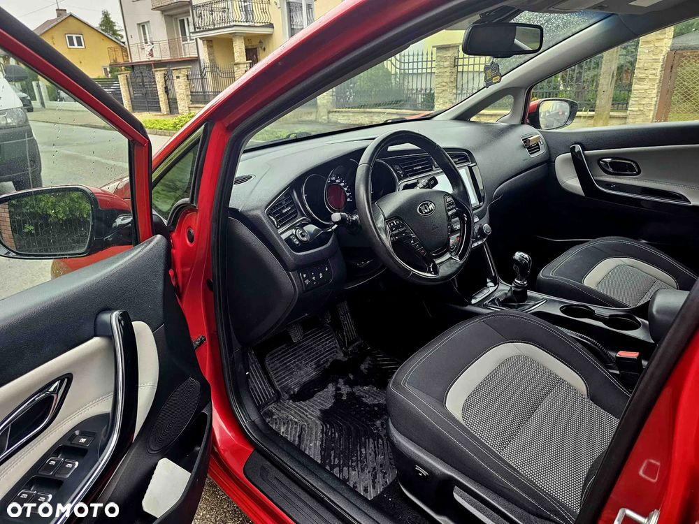 Kia Ceed 1.6 CRDi 136 ISG Platinum Edition - 12