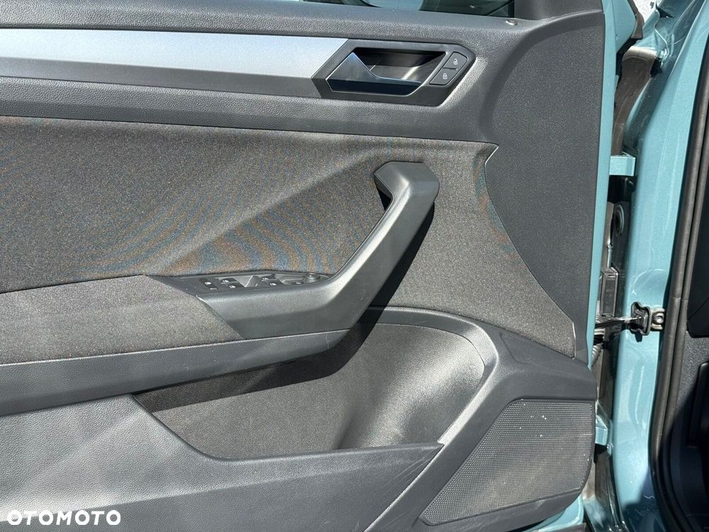 Volkswagen T-Roc - 12