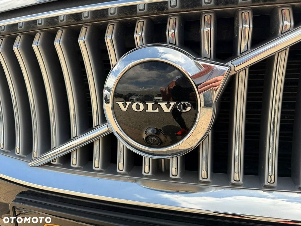 Volvo XC 90 - 9