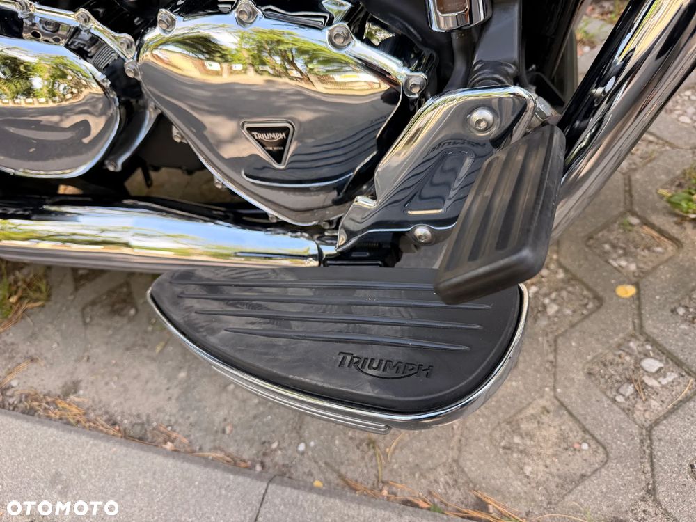 Triumph America - 16