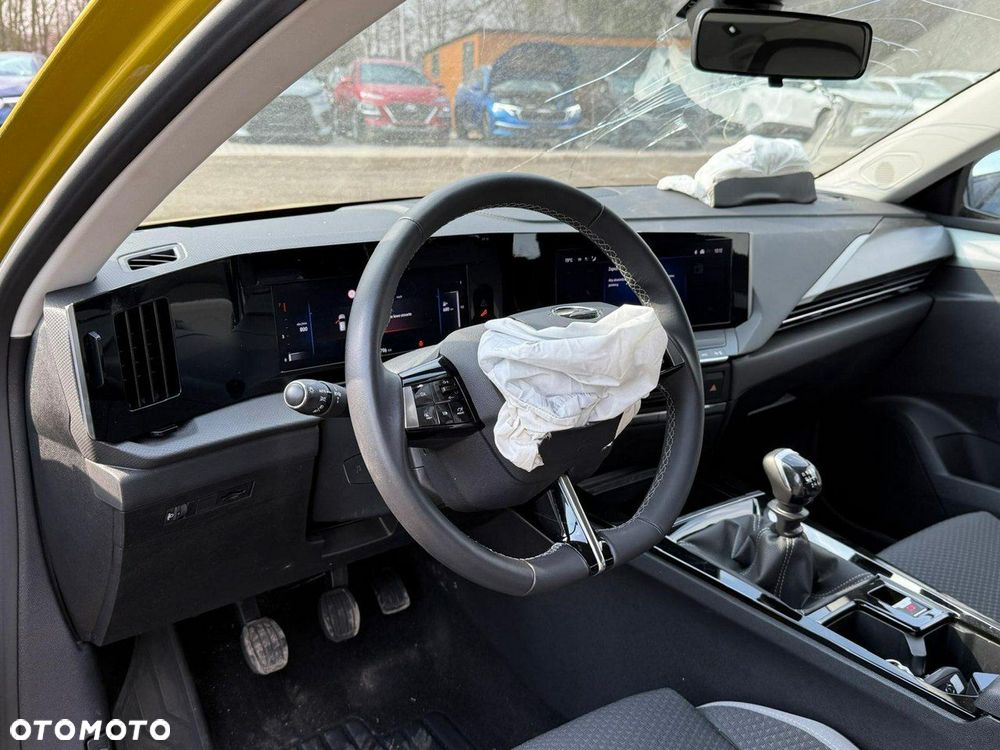 Opel Astra 1.2 Turbo Edition - 10