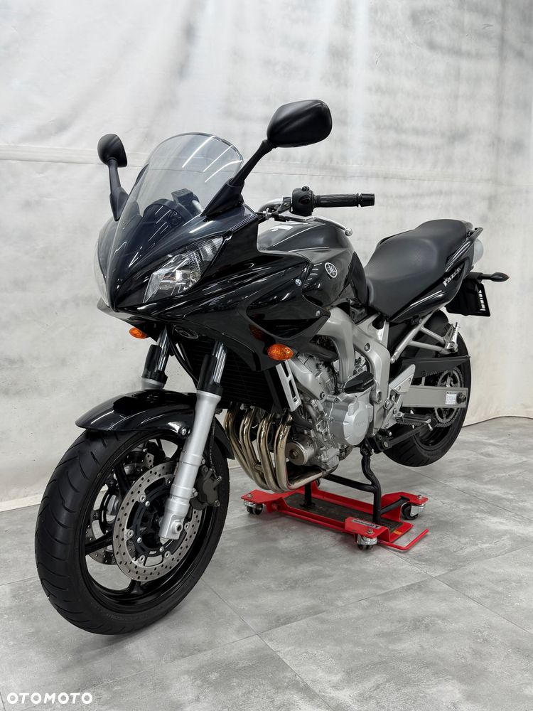 Yamaha FZ6 - 1
