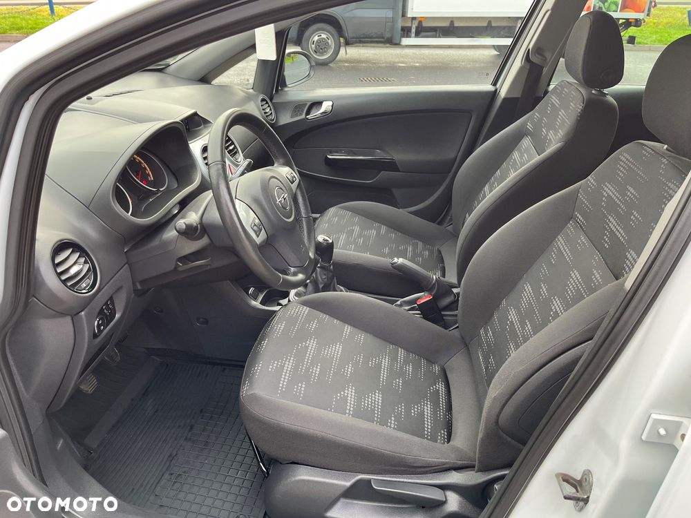 Opel Corsa 1.4 16V Satellite - 19