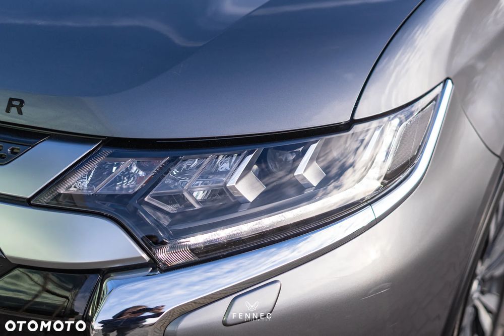 Mitsubishi Outlander - 18