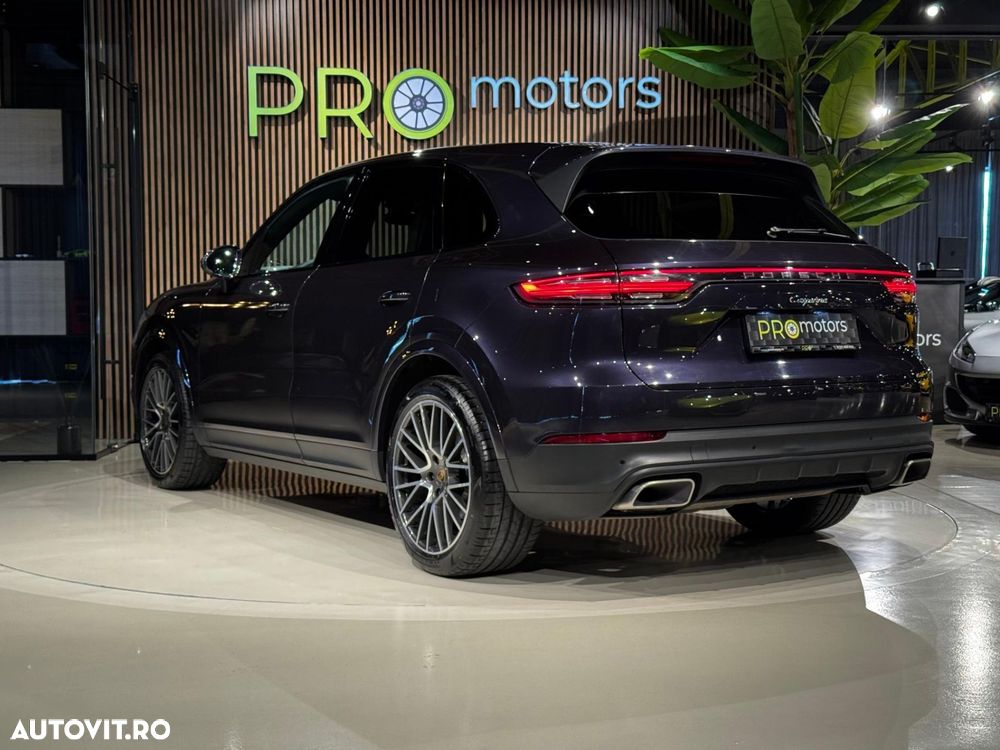 Porsche Cayenne Standard - 5