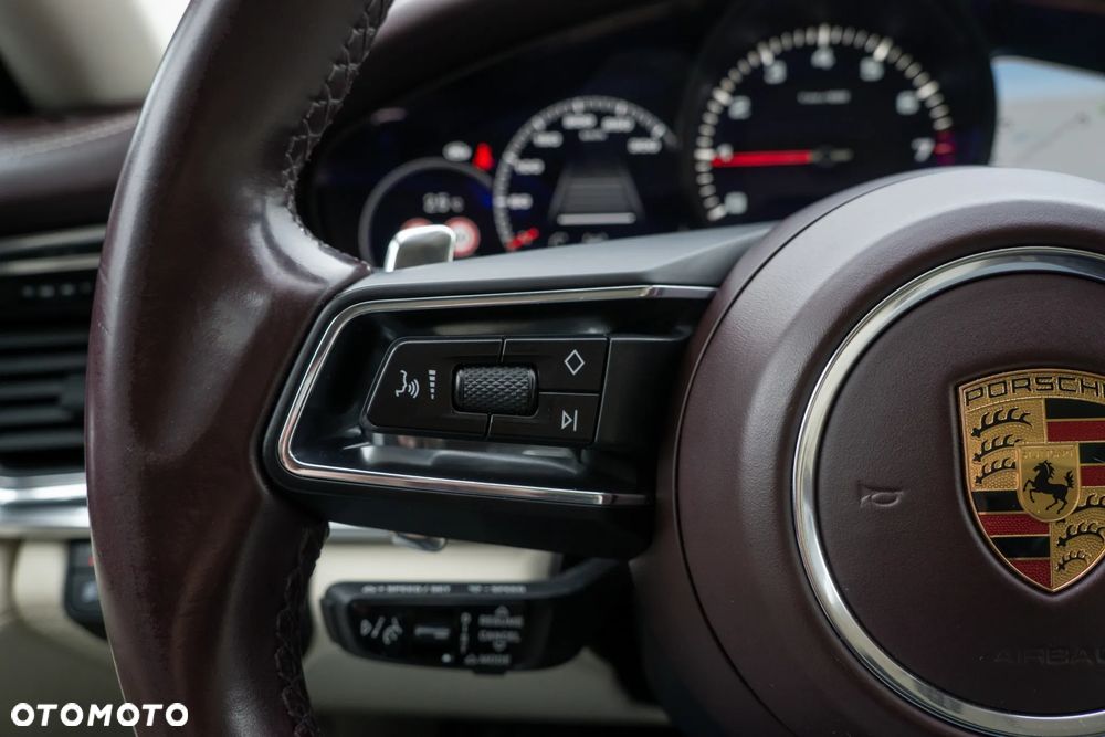 Porsche Panamera 4 Platinum Edition - 25