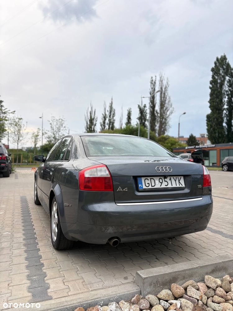 Audi A4 Limousine 1.6 - 3