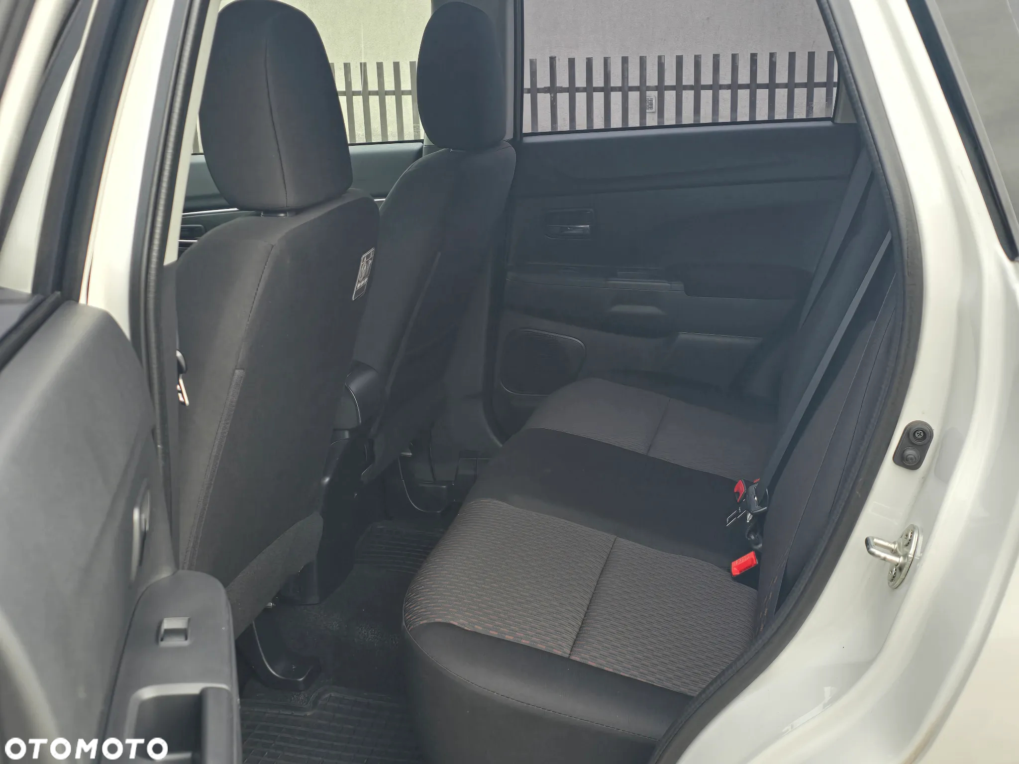Mitsubishi ASX 1.6 2WD Diamant Edition - 12