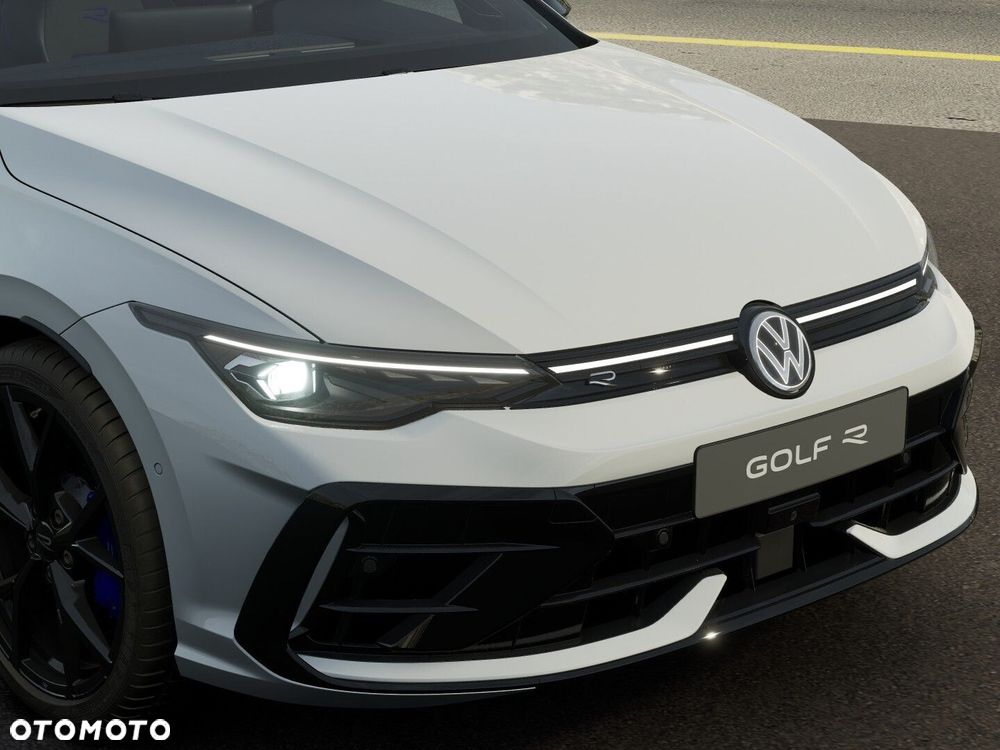 Volkswagen Golf - 8