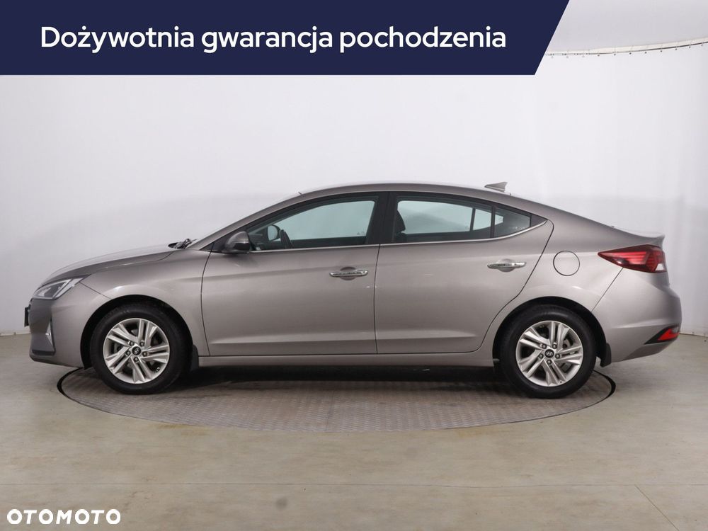 Hyundai Elantra - 4